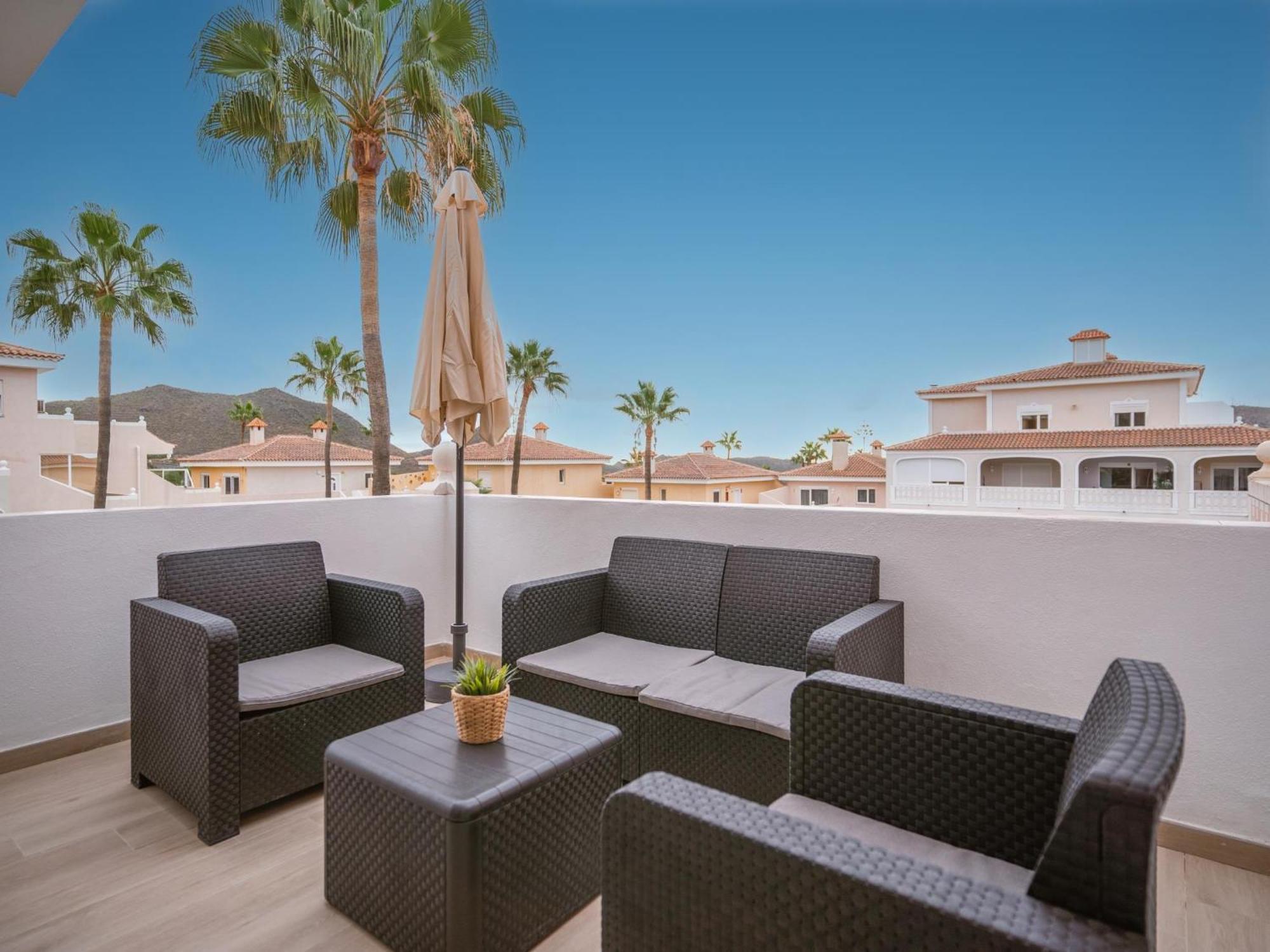 Atlantic Breeze, Bright Big Terrace, Pool, Wifi Apartamento Chayofa
